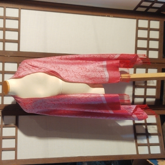 Pashmina Silk Blend Pink Subtle Paisley Scarf - Picture 6 of 8